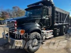 Mack CV 713 Lastbiler med tip