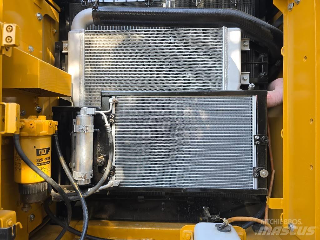CAT 320D2 Gravemaskiner på larvebånd