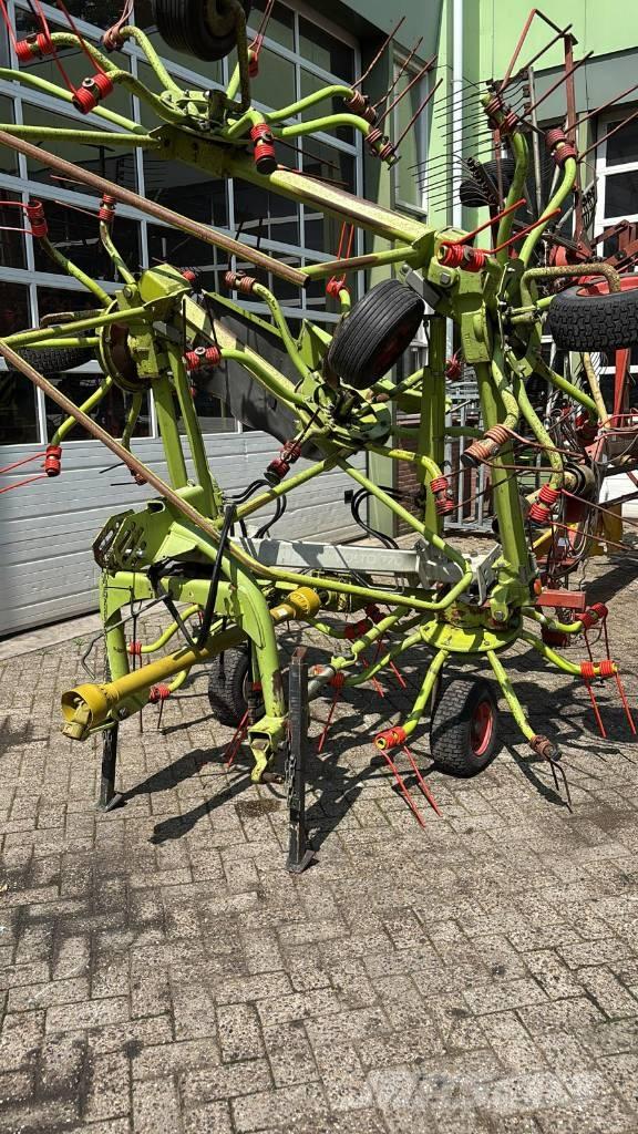 CLAAS Volto 770 River og høvendere