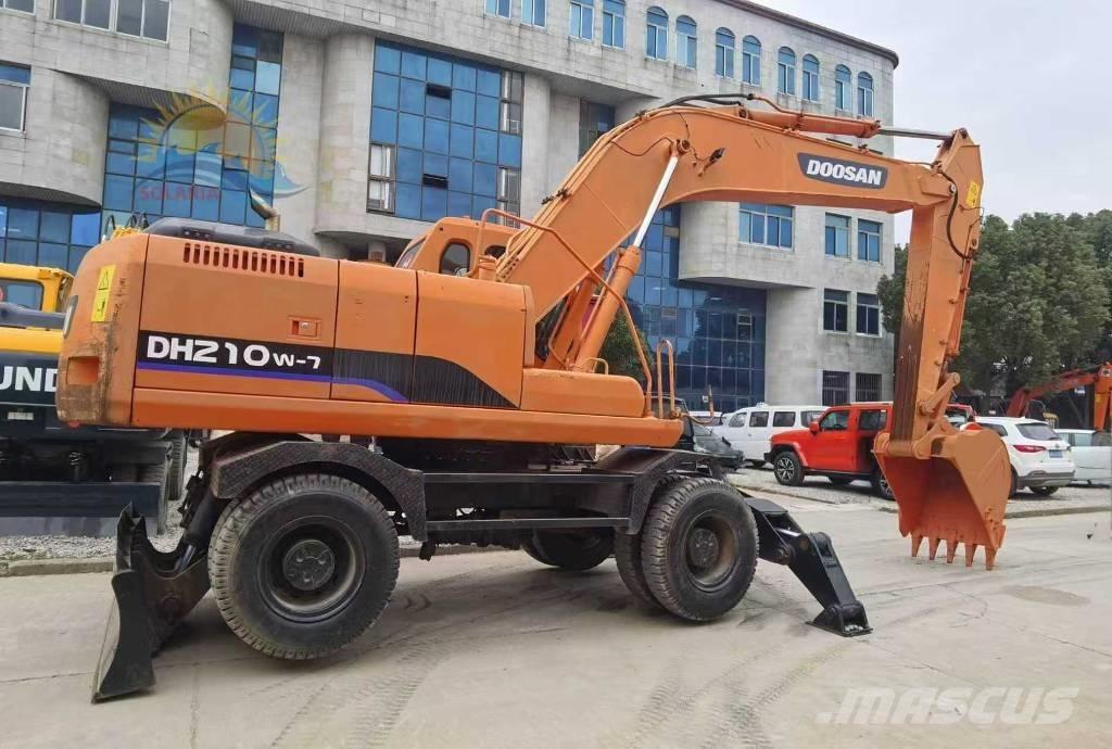 Doosan DH 210 W-7 Gravemaskiner på hjul