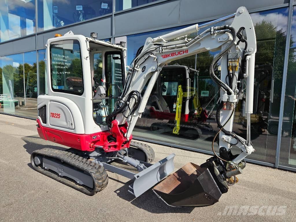 Takeuchi TB 225 Minigravemaskiner
