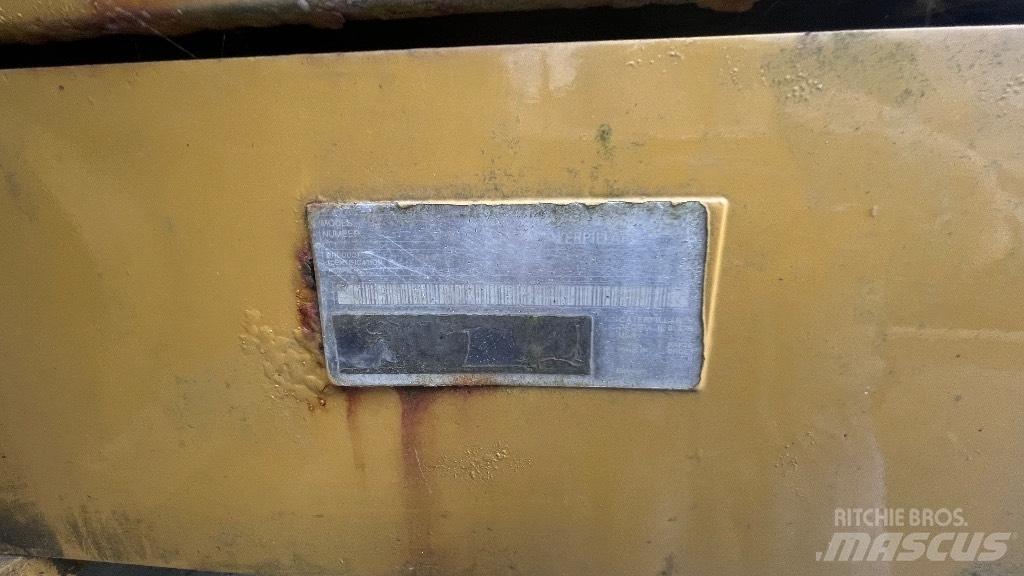CAT 324 D L Gravemaskiner på larvebånd