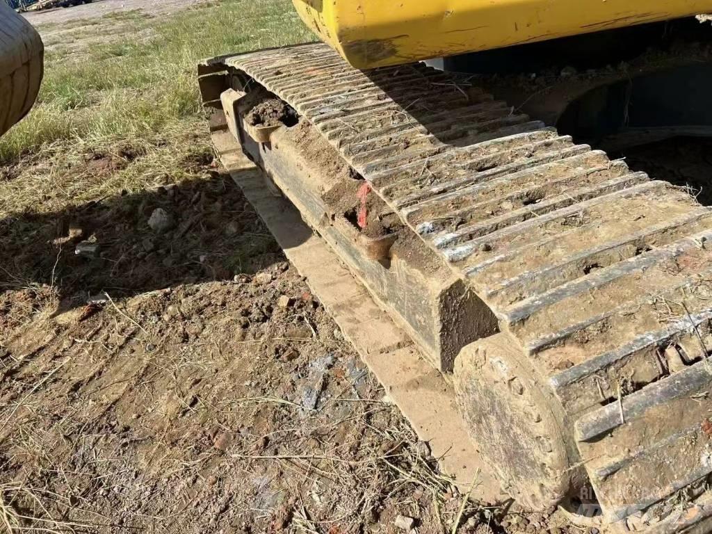 Komatsu PC 200 Gravemaskiner på larvebånd