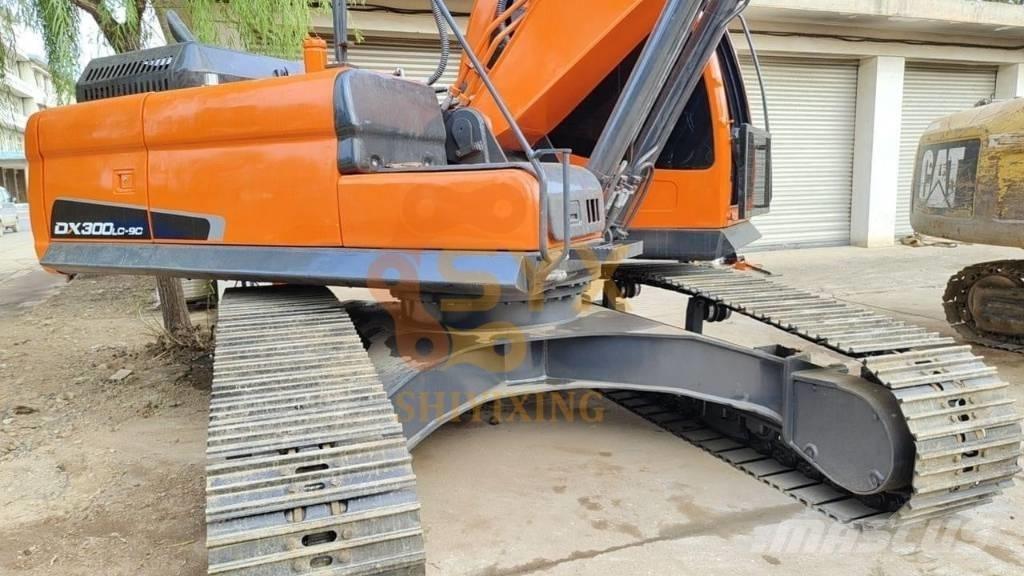 Doosan DX 300 Gravemaskiner på larvebånd