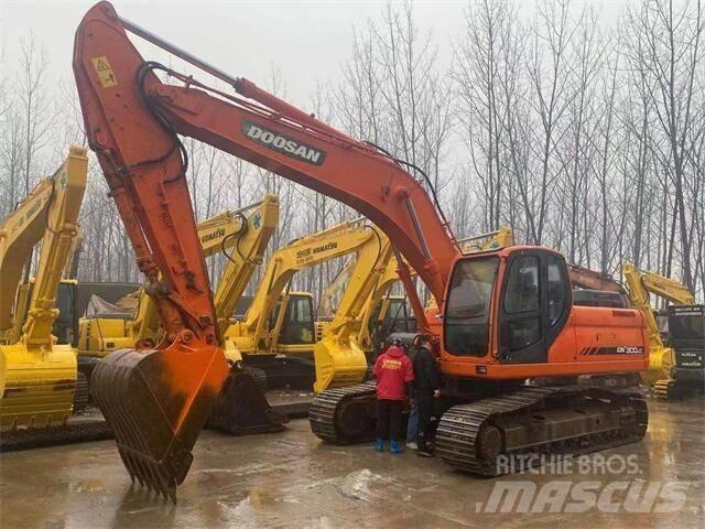 Doosan DX300LC Gravemaskiner på larvebånd