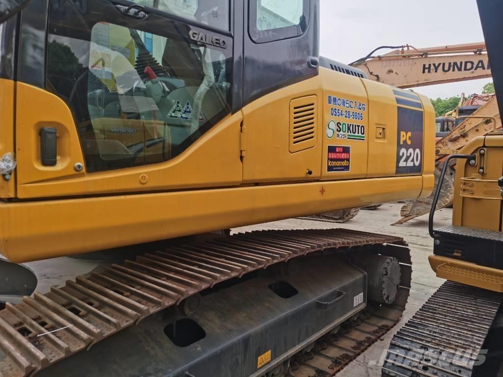 Komatsu PC220-7 Gravemaskiner på larvebånd