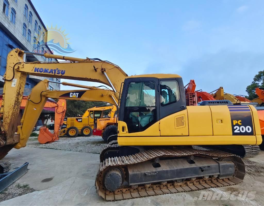 Komatsu PC 200-7 Gravemaskiner på larvebånd