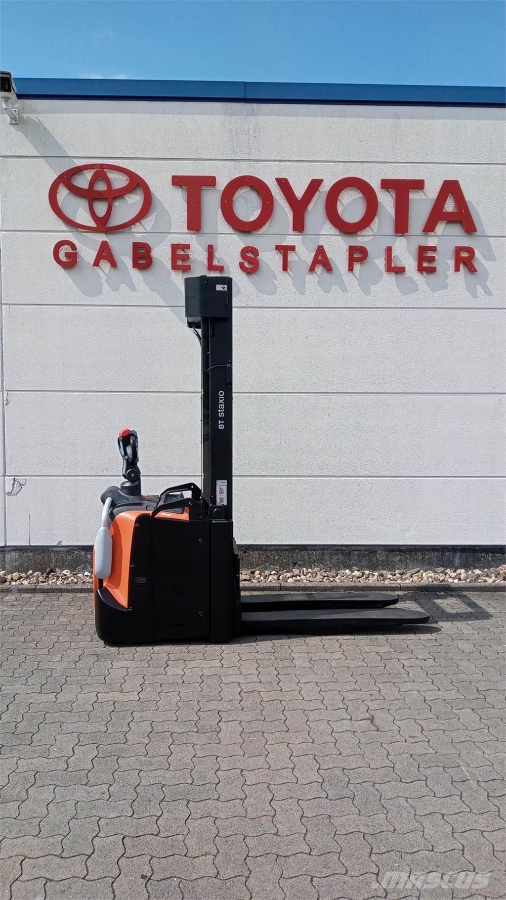 Toyota SWE160L Gaffelstabler med gående fører
