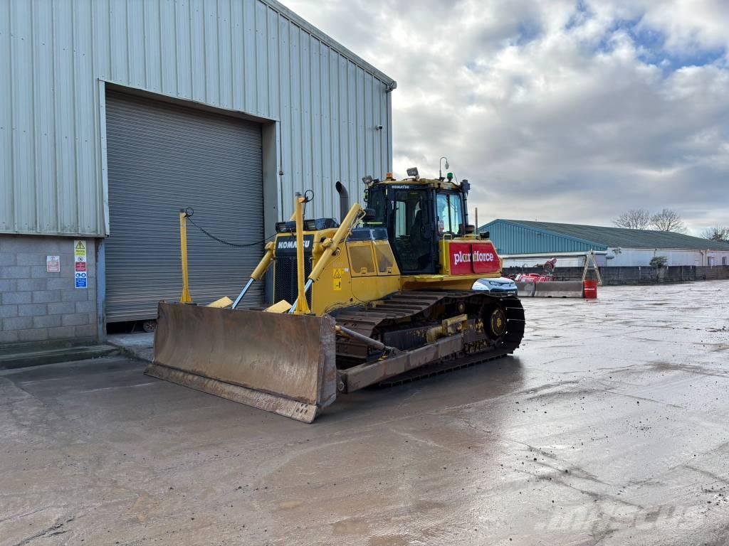 Komatsu D65PX-18E0 Bulldozer på larvebånd