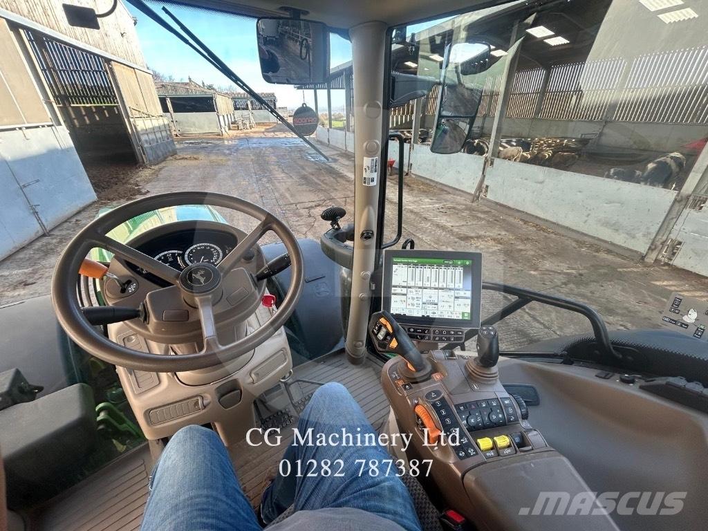 John Deere 6215 R Traktorer