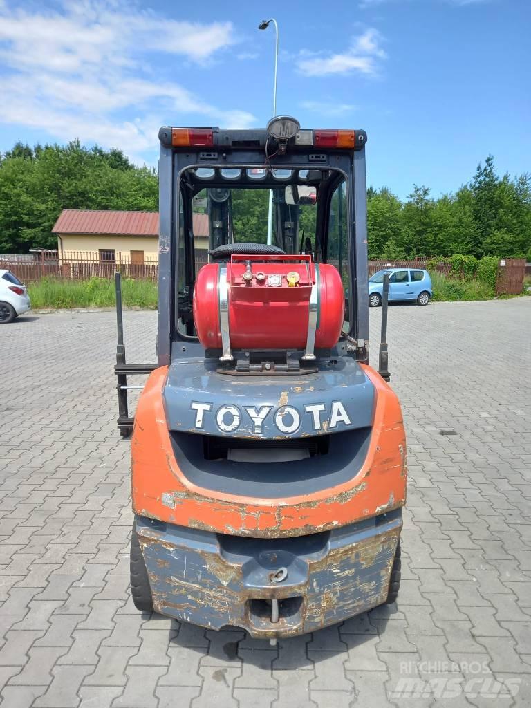 Toyota 8 FGF 30 LPG gaffeltrucks