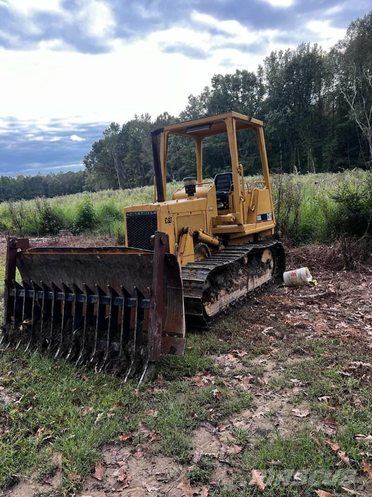 CAT D 3 B Bulldozer på larvebånd