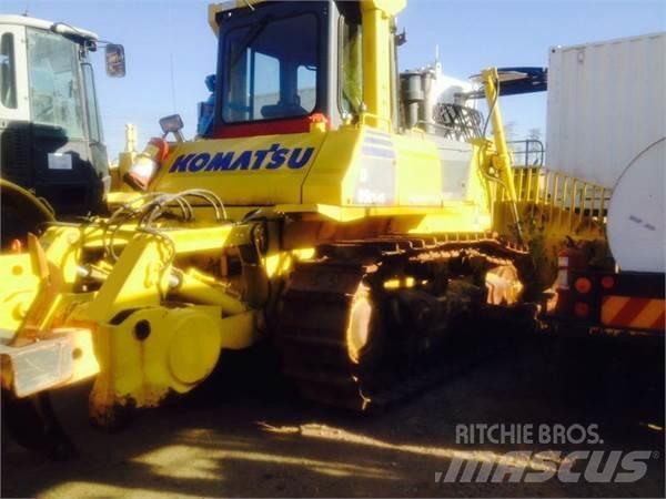 Komatsu D85EX-15 Bulldozer på larvebånd