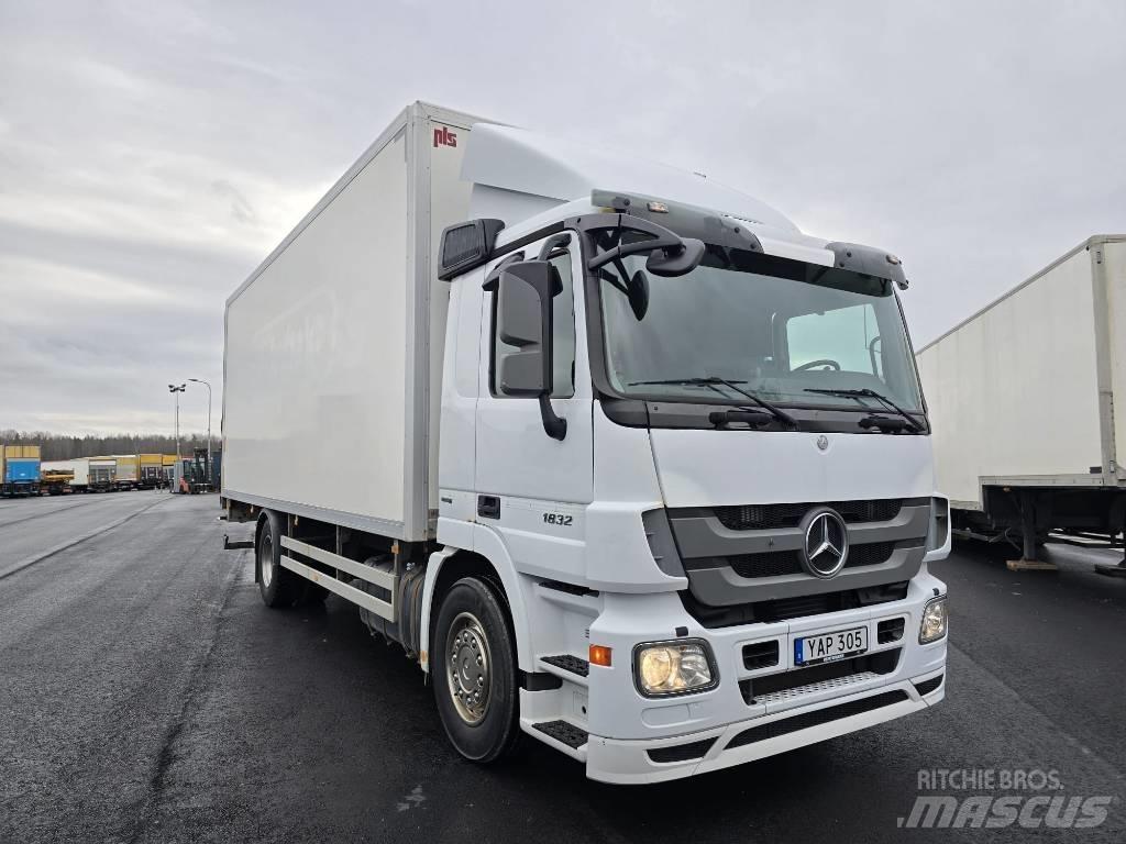 Mercedes-Benz 1832 Fast kasse
