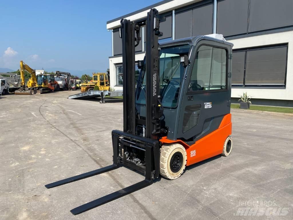 Toyota 8 FB MT 25 El gaffeltrucks