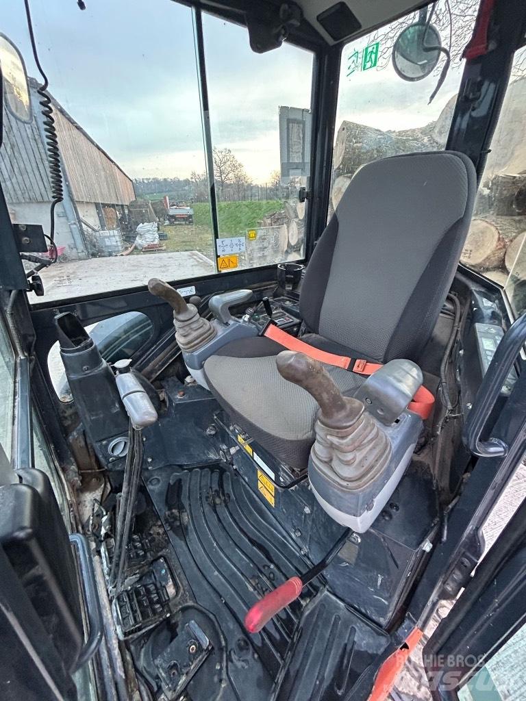 Hitachi ZX 26 U-6 Minigravemaskiner