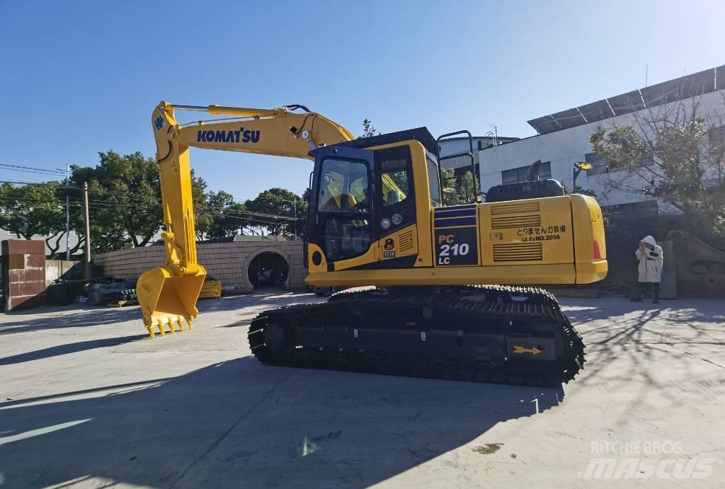 Komatsu PC210LC Gravemaskiner på larvebånd