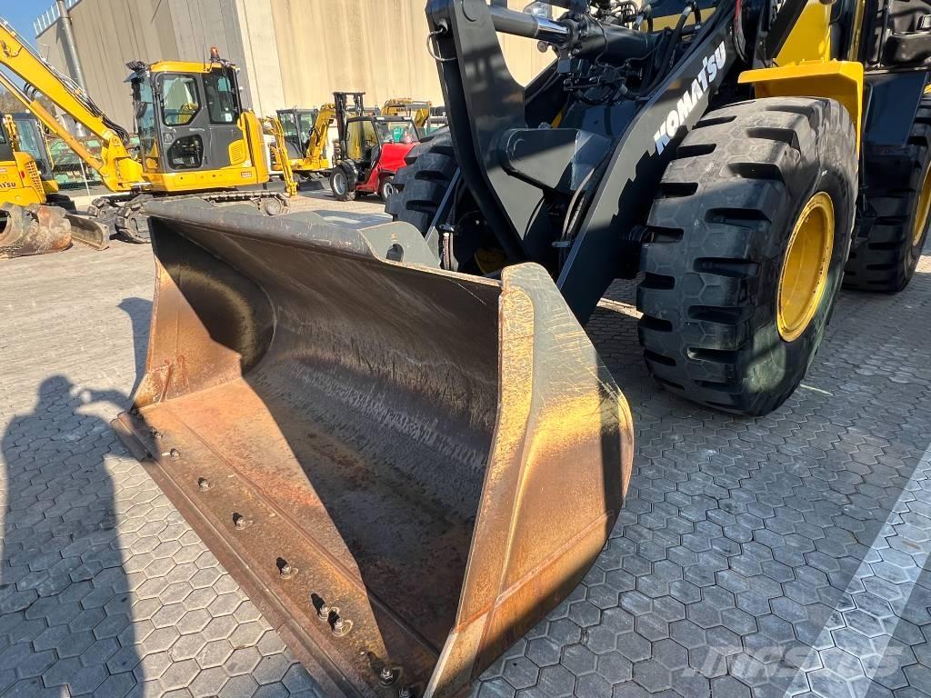 Komatsu WA 250 PZ-6 Læssemaskiner på hjul