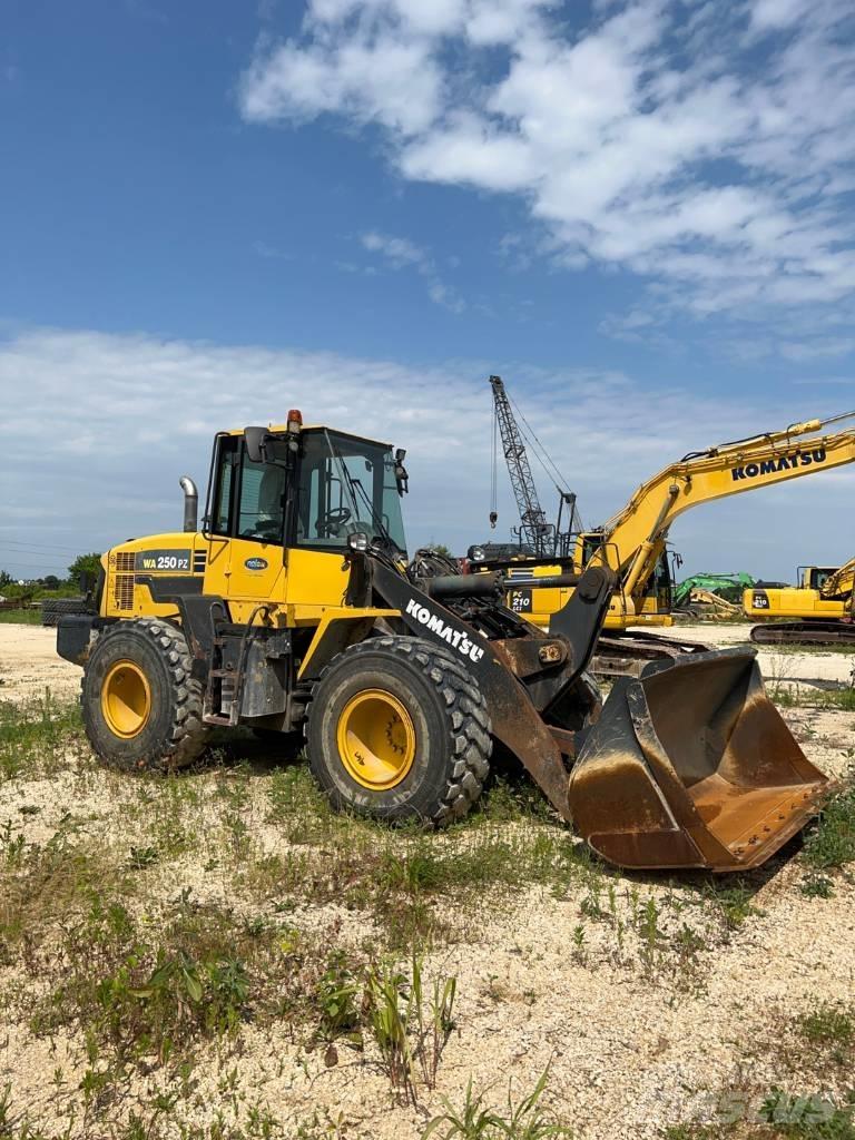 Komatsu WA 250 PZ-6 Læssemaskiner på hjul