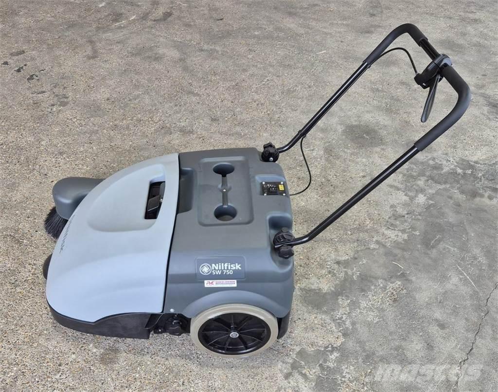 Nilfisk SW 750 Fejemaskiner