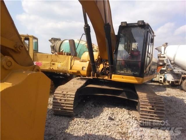 CAT 330B Gravemaskiner på larvebånd