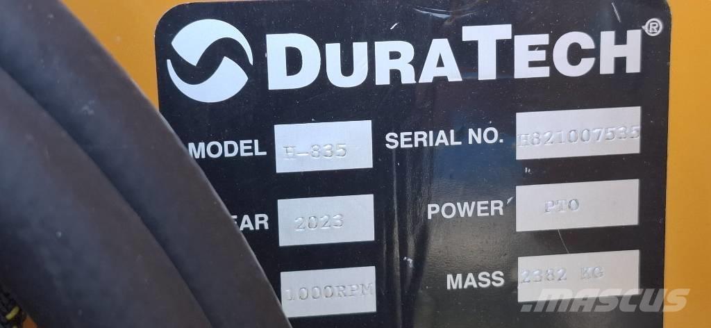 Haybuster H-835 Balleskærere og -stablere