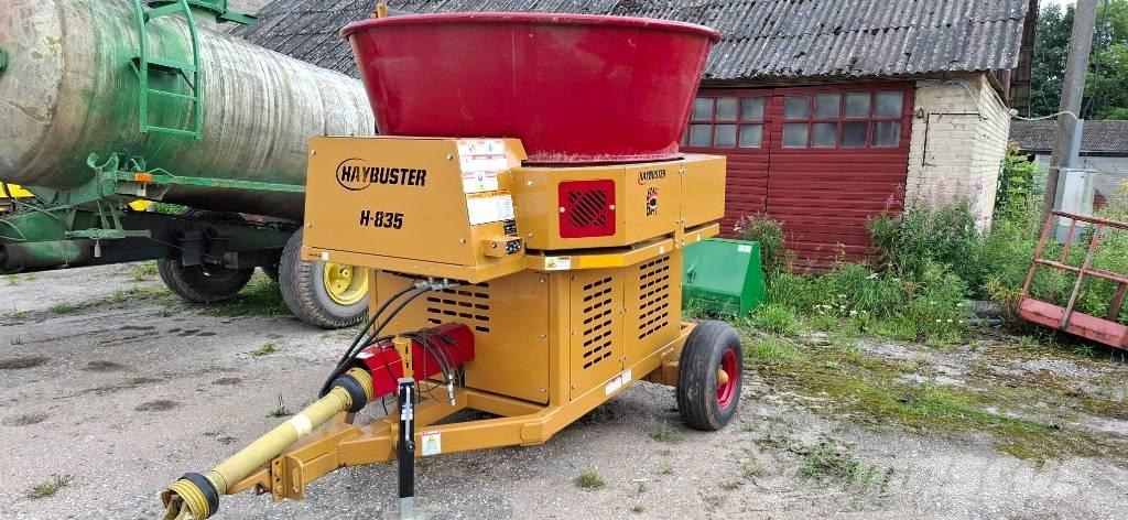 Haybuster H-835 Balleskærere og -stablere