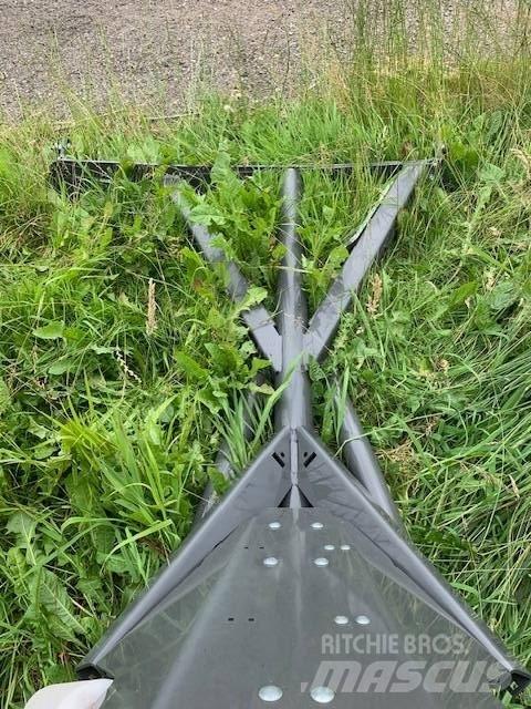 CLAAS BALE TWISTER Rundballe-pressere