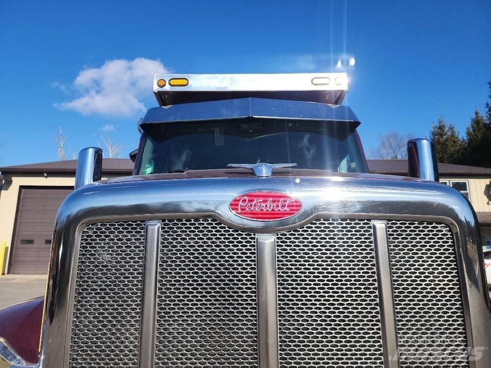 Peterbilt 567 Trækkere