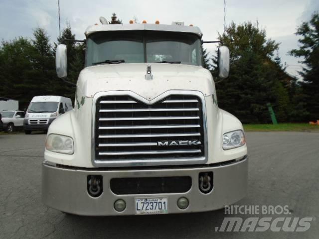 Mack CXU 613 Trækkere