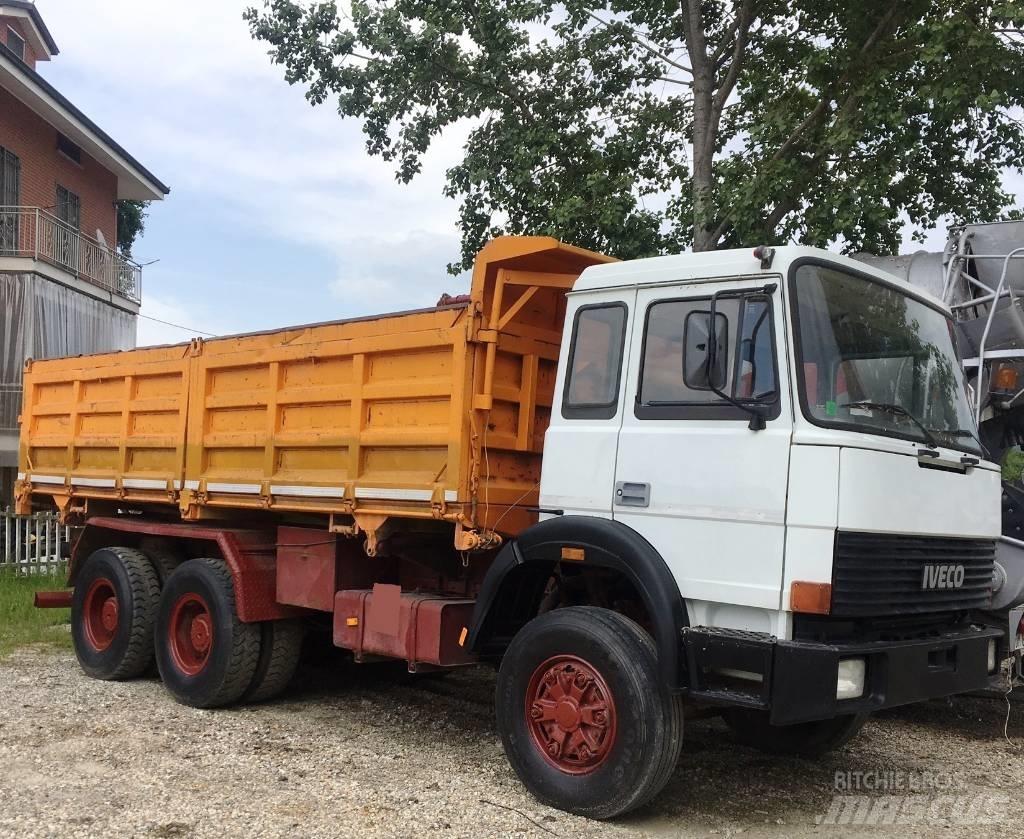 Iveco 330-26 Lastbiler med tip