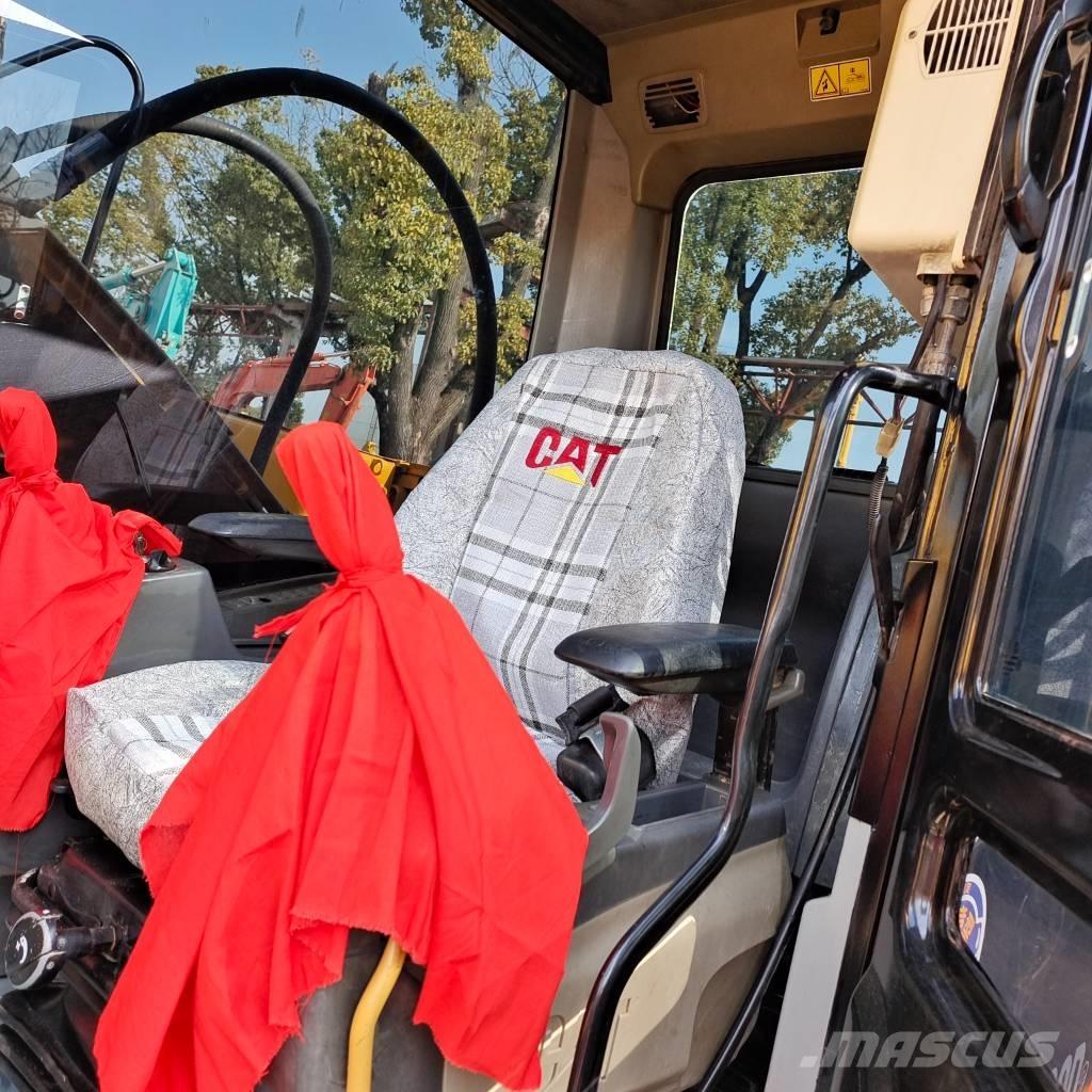 CAT 320D2 Gravemaskiner på larvebånd