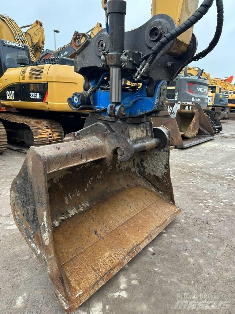 CAT M 318 F Gravemaskiner på hjul
