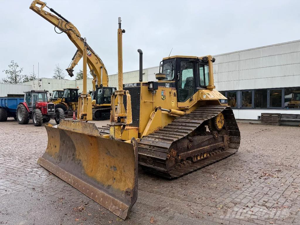 CAT D6M Bulldozer på larvebånd