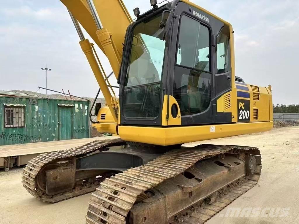 Komatsu PC 200 Gravemaskiner på larvebånd
