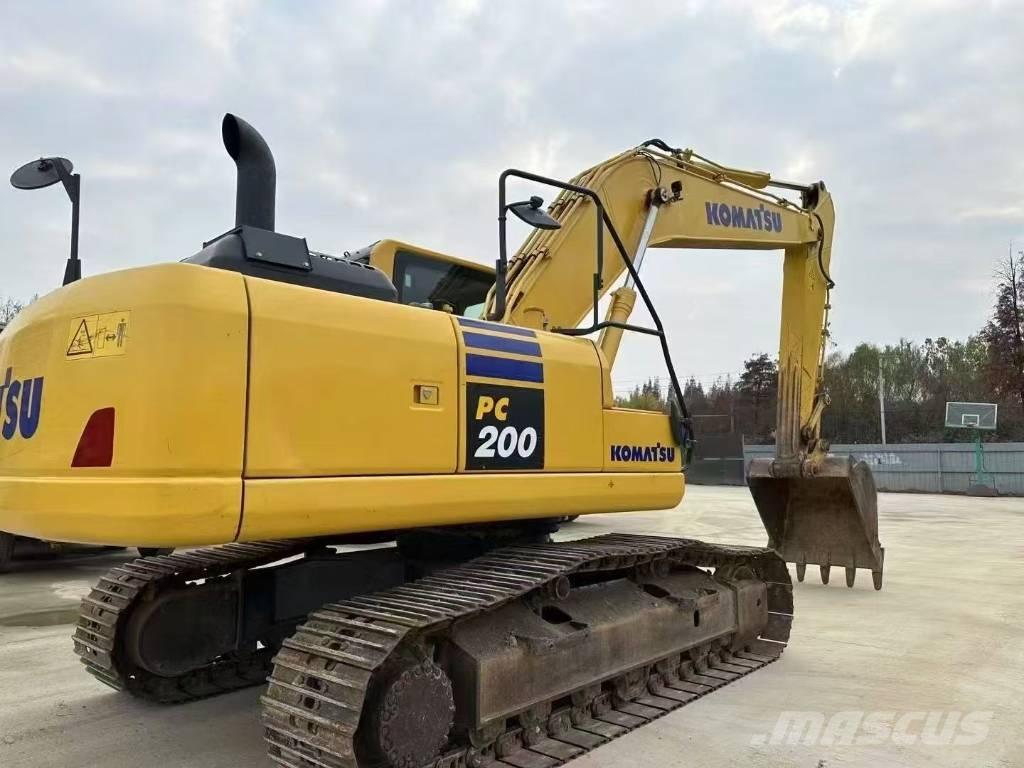 Komatsu PC 200 Gravemaskiner på larvebånd