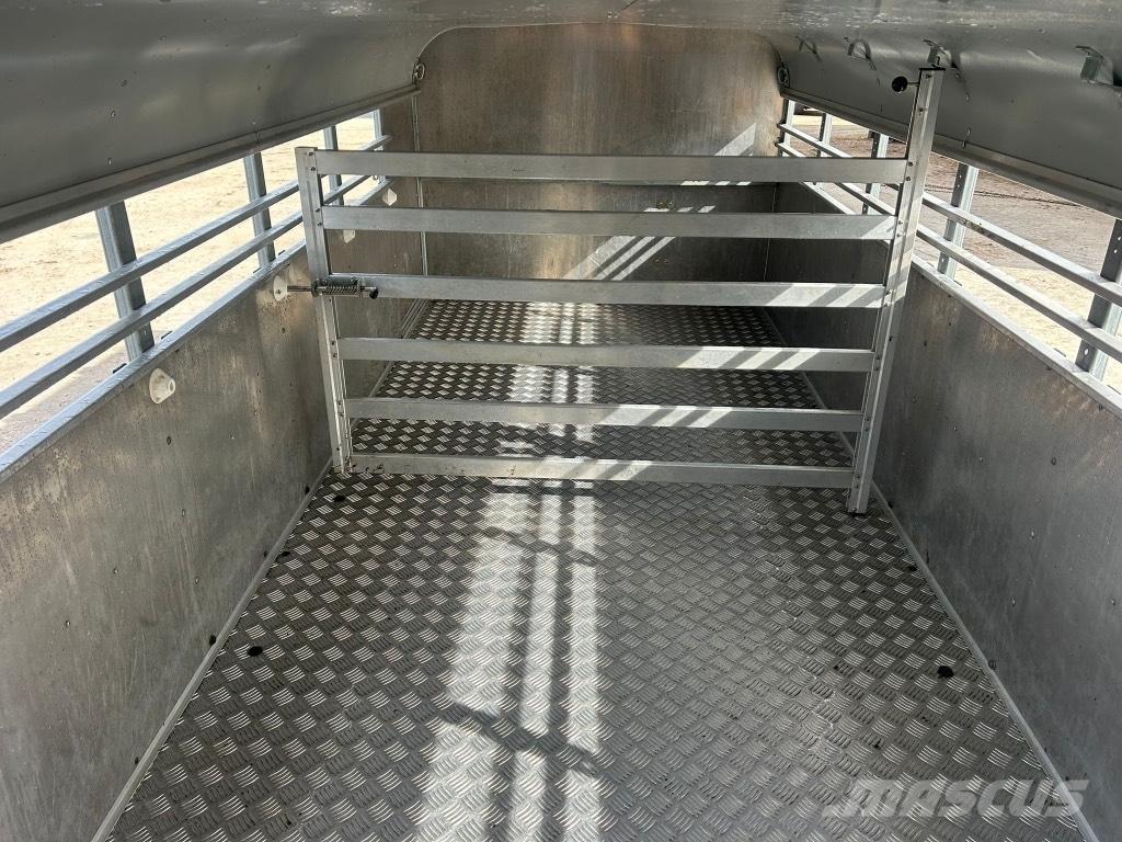 Ifor Williams TA 510 Anhænger til dyretransport