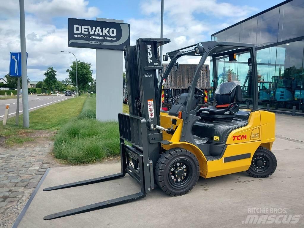 TCM FD25 E2  (*NEW) Diesel gaffeltrucks