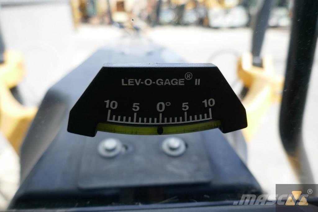 CAT 12M2 AWD Vejhøvle / Gradere