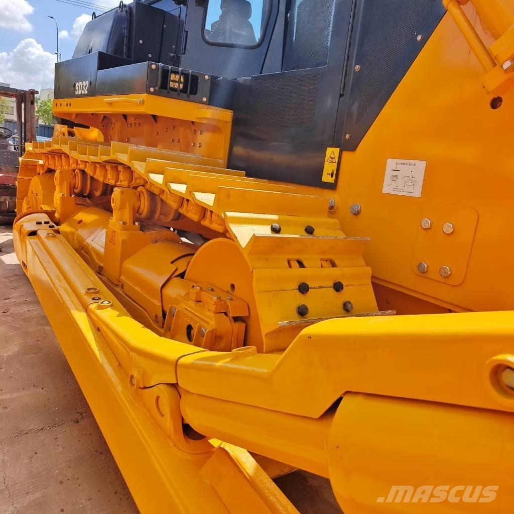 Shantui SD 32 Bulldozer på larvebånd