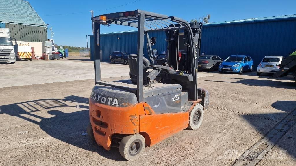 Toyota 8 FBMT 30 El gaffeltrucks