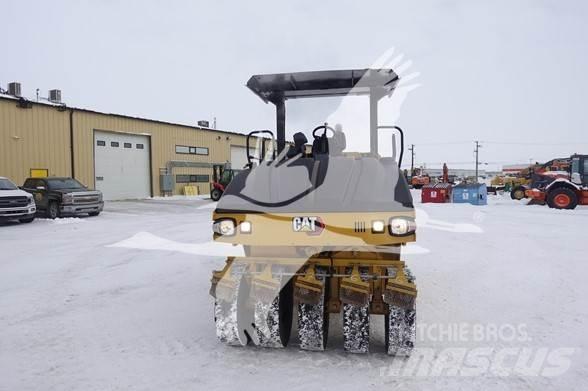 CAT CW16 Tromle med luftdæk