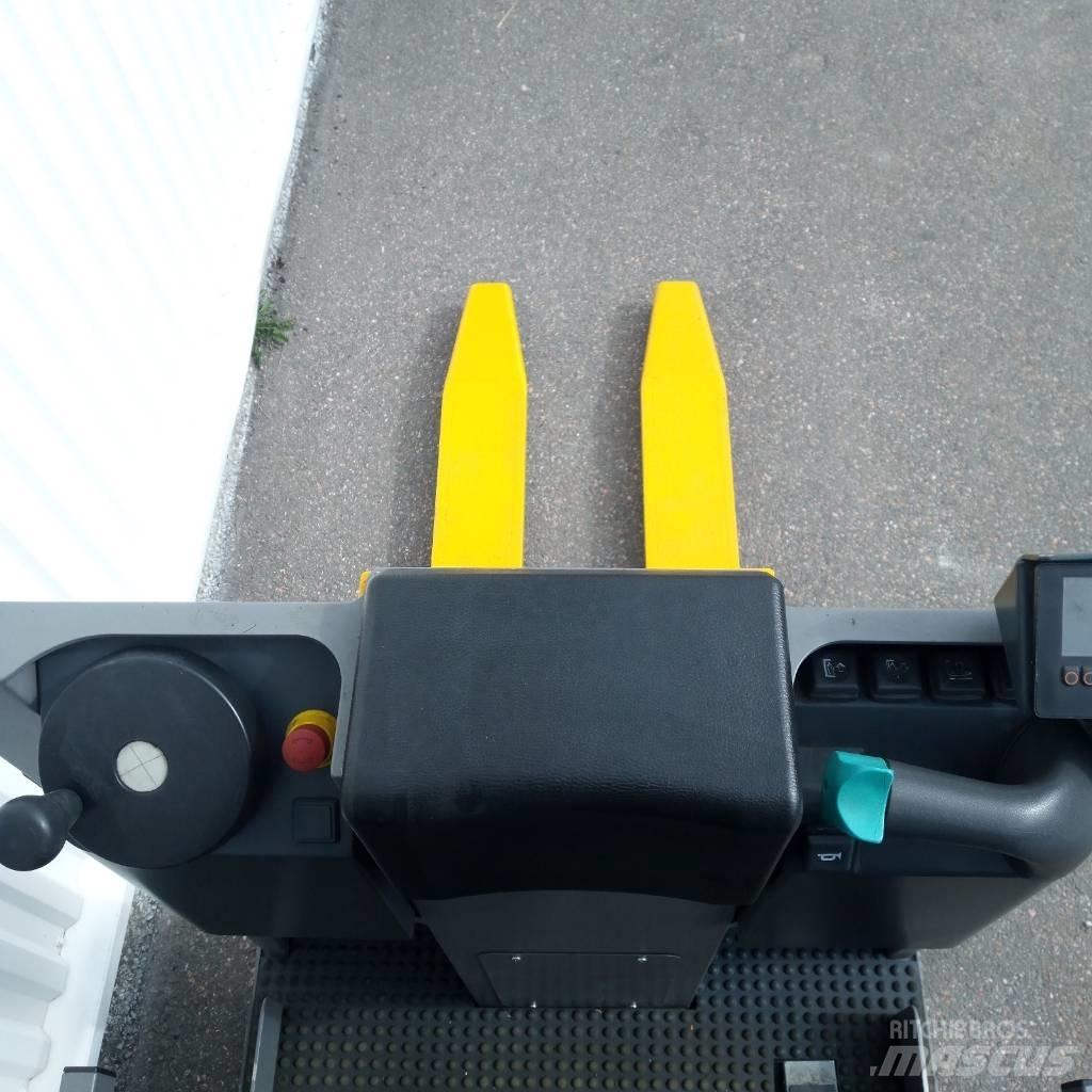 Jungheinrich EKS 110 Plukketruck, medium