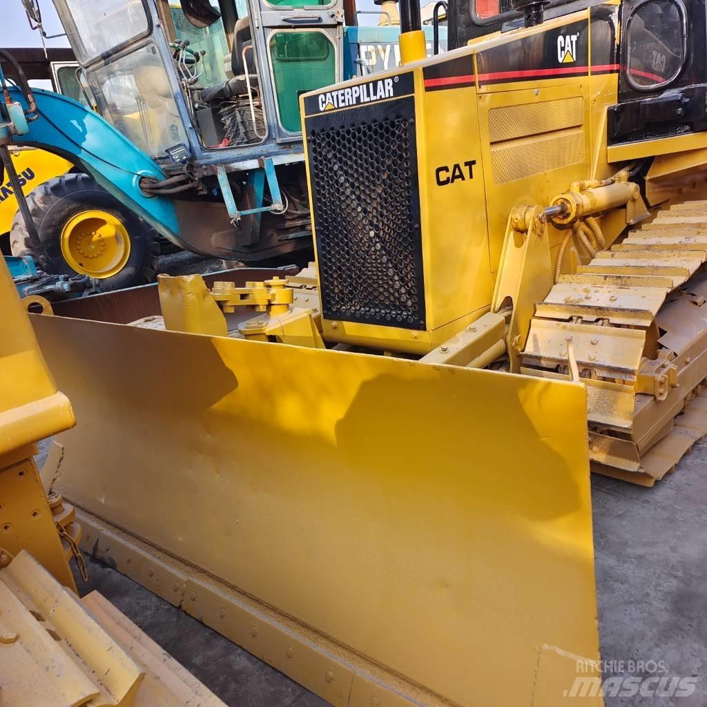 CAT D 4 C Bulldozer på larvebånd