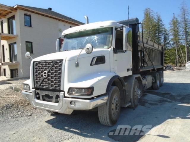Volvo BM VHD Lastbiler med tip