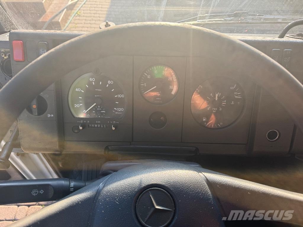 Mercedes-Benz 817 Lastbilmonterede lifte