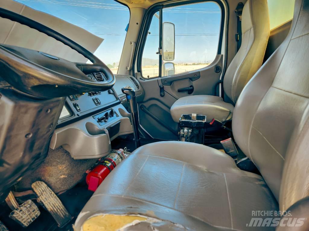 Freightliner 108 SD Tankvogne - vand