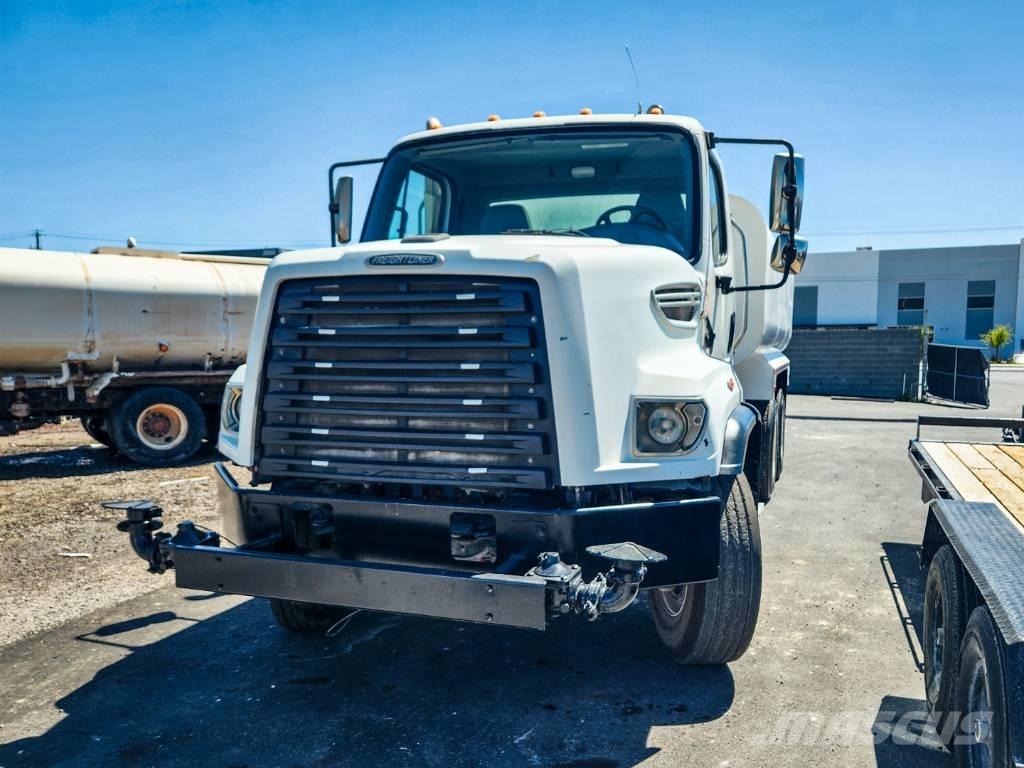 Freightliner 108 SD Tankvogne - vand
