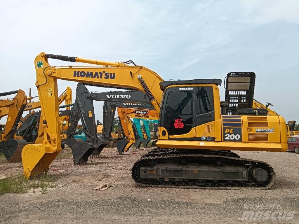 Komatsu PC 200-8 Gravemaskiner på larvebånd