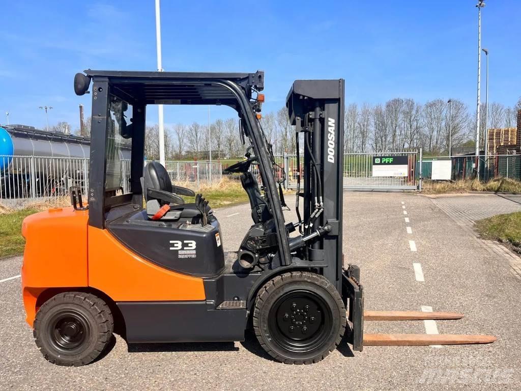 Doosan D33S- 7 Diesel gaffeltrucks